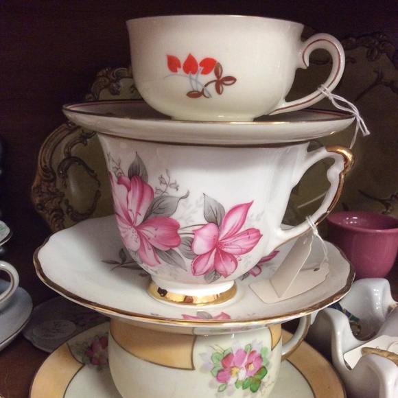 5lb Surprise Vintage GLAMOUR Box - Bday?! - Picture 7 of 15